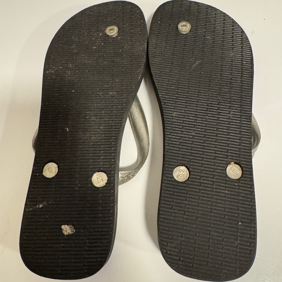 Havaianas Women's Floral Flip Flops - Black and Blue - Picture 3 of 3